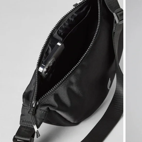 Fabletics sling bag, color black - Picture 2 of 4